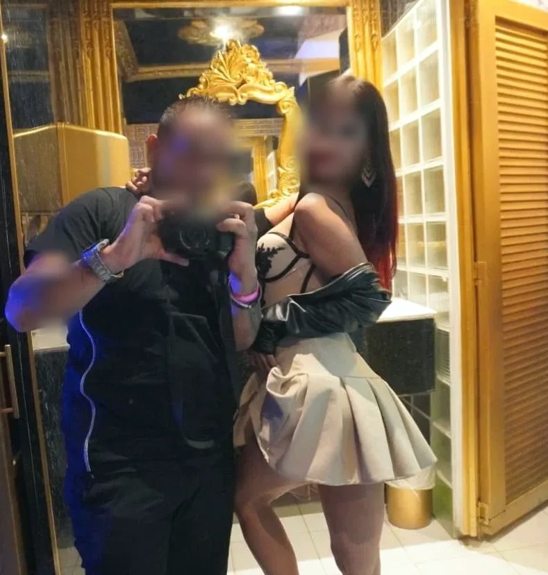 Emily, 25