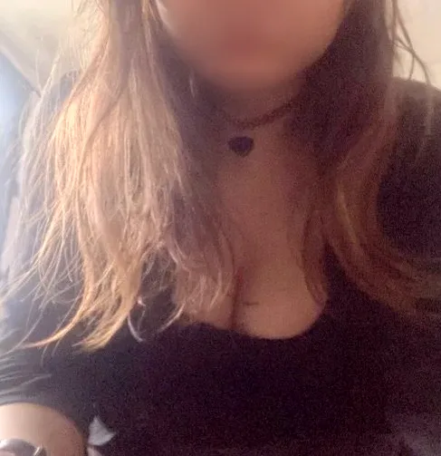 Rosie, 28