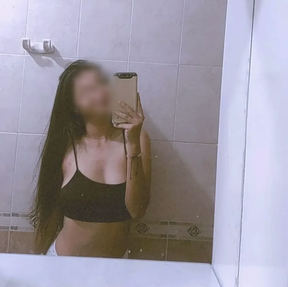 Sarah, 22